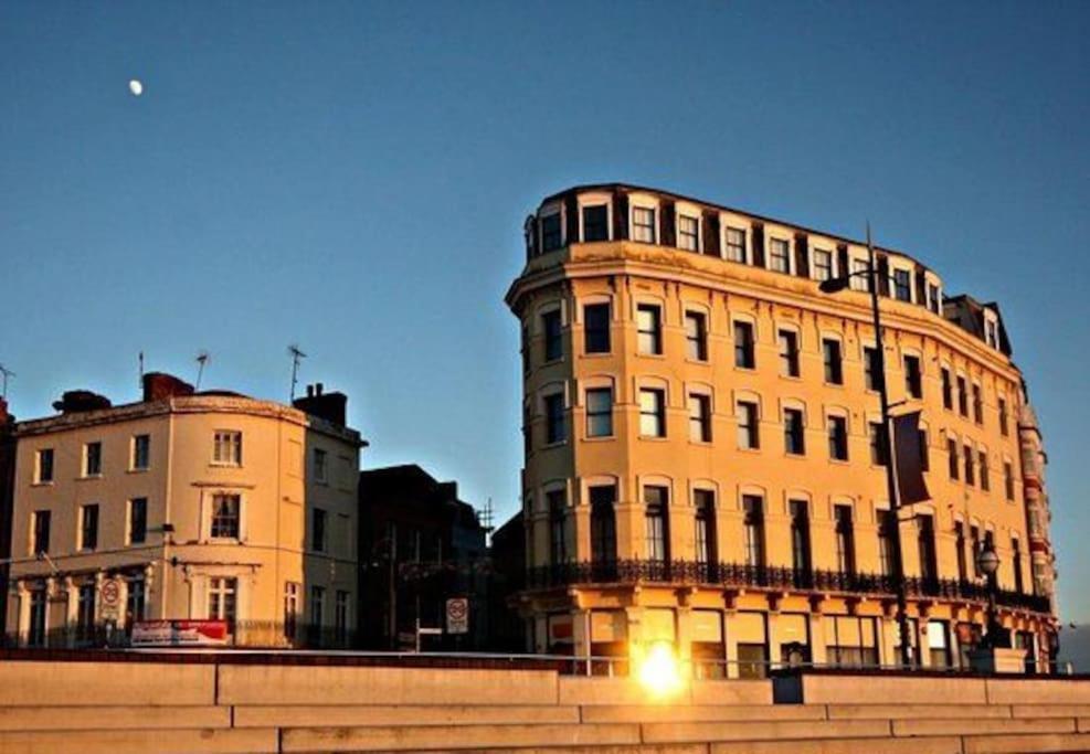 Sea Front Apartment *